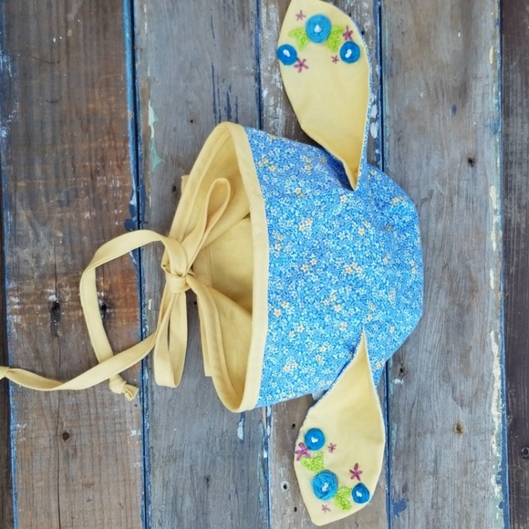 Baby bonnet - Picture 3 of 3